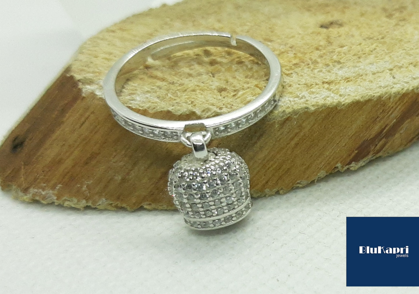 Anello donna in argento campanella zirconi bianchi