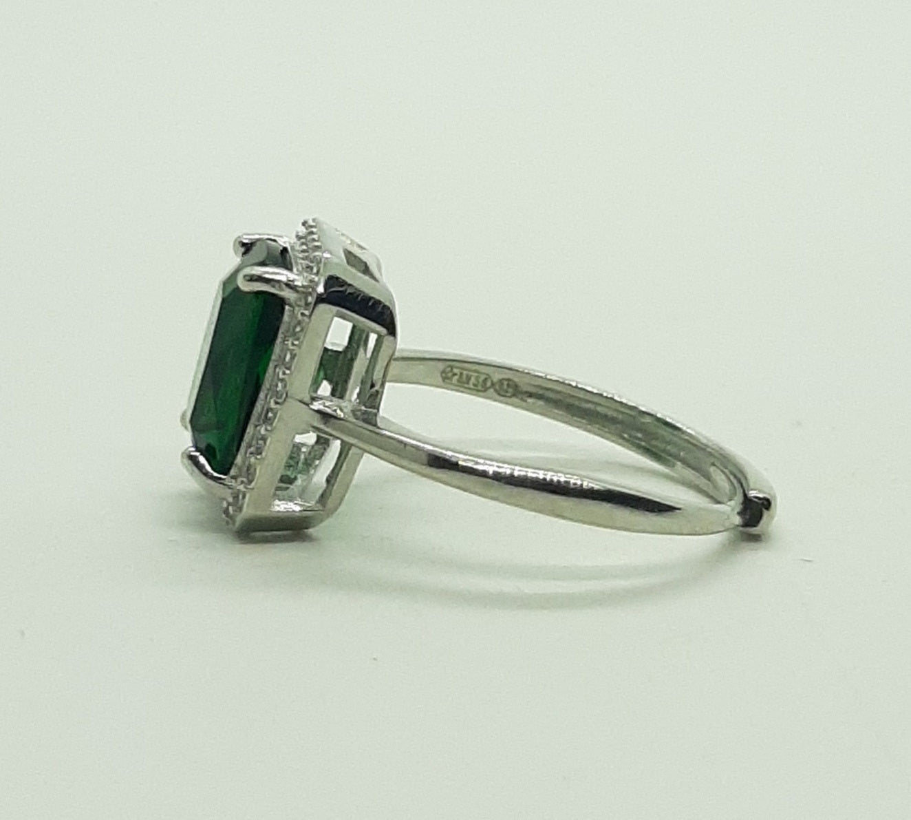 Anello donna rettangolo zirconi verde